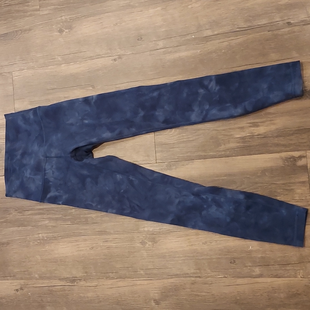 Lululemon leggings size 2 !!!